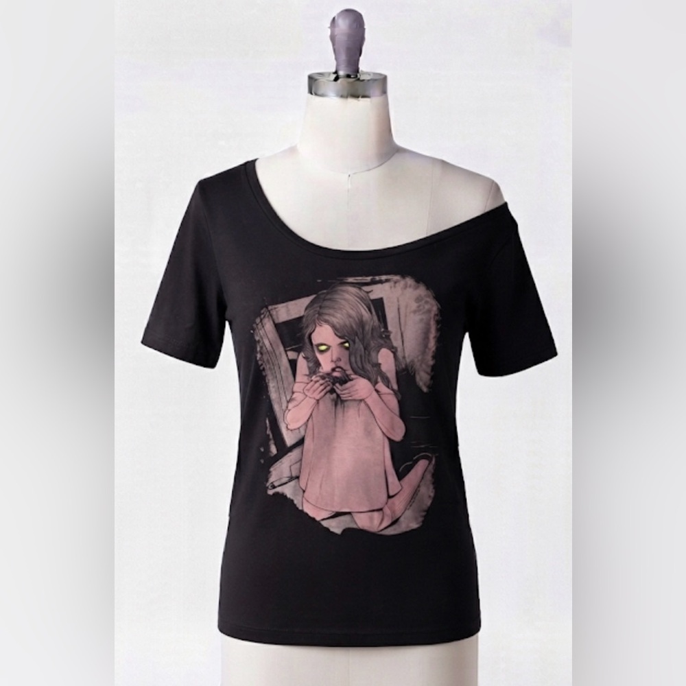 Night of the Living Dead Off-Shoulder zombie girl Graphic Tee